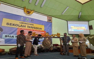 SMAN 2 Malang Dikukuhkan Jadi Sekolah Tangguh